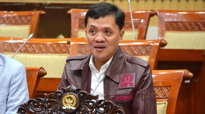 Komisi III DPR Sesalkan Langkah Kejaksaan Tetapkan Tersangka Guru Honorer