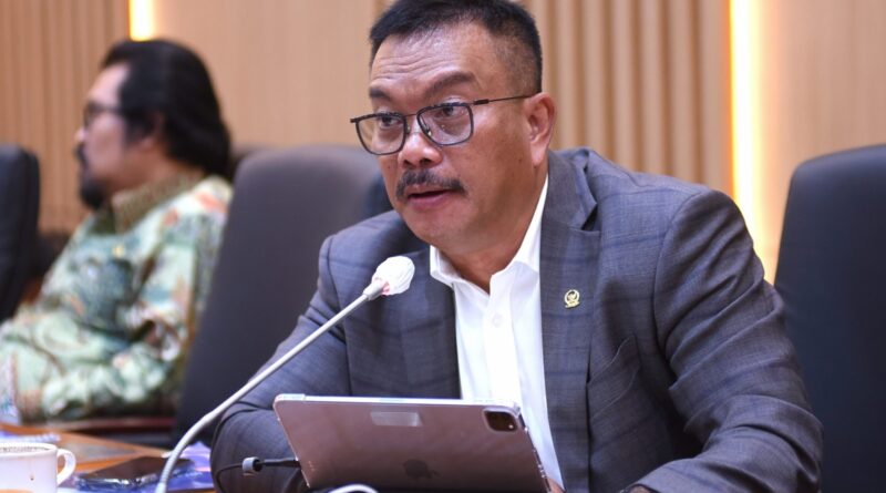 DPR Dorong Perusahaan Swasta THR Dibayar H-14