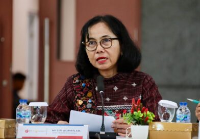 Esti Wijayanti: Pembelajaran Jarak Jauh Tinggalkan Masalah Karakter dan Teknologi Esti Wijayanti: Pembelajaran Jarak Jauh Tinggalkan Masalah Karakter dan Teknologi