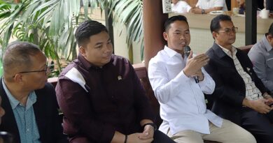 Anggota Komisi VIII DPR: Kritiklah Kami Secara Membangun demi Perbaikan Lembaga Anggota Komisi VIII DPR: Kritiklah Kami Secara Membangun demi Perbaikan Lembaga